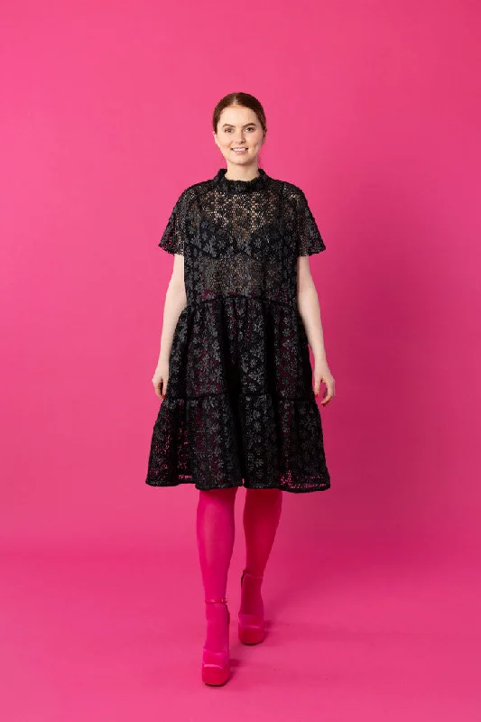 Dishy Dress Short Sleeves Lace Black Halter Neckline Beach