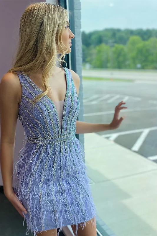 Designer V-neck Sleeveless Sequined Backless Homecoming Dress Halter Neckline Beach