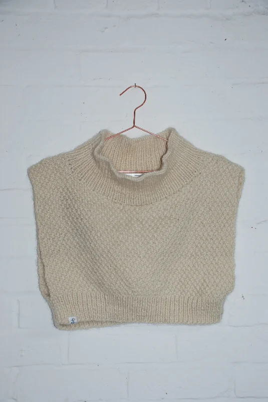BB Cream Cotswold Sweater Vest Zippered Buttoned Snapped