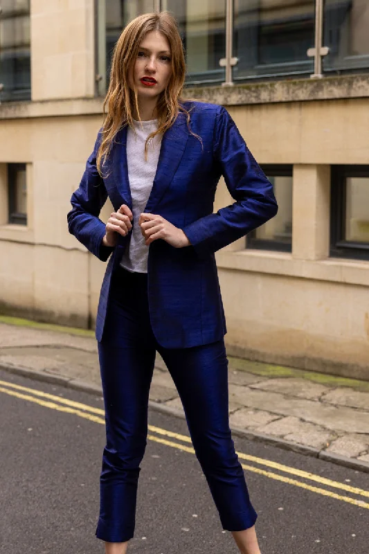 Classic Blazer in Midnight Blue